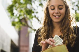 4 Simple Money Tips to Share with Your Teens